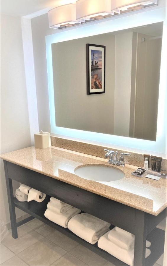 Wingate By Wyndham Erie Hotel 4*