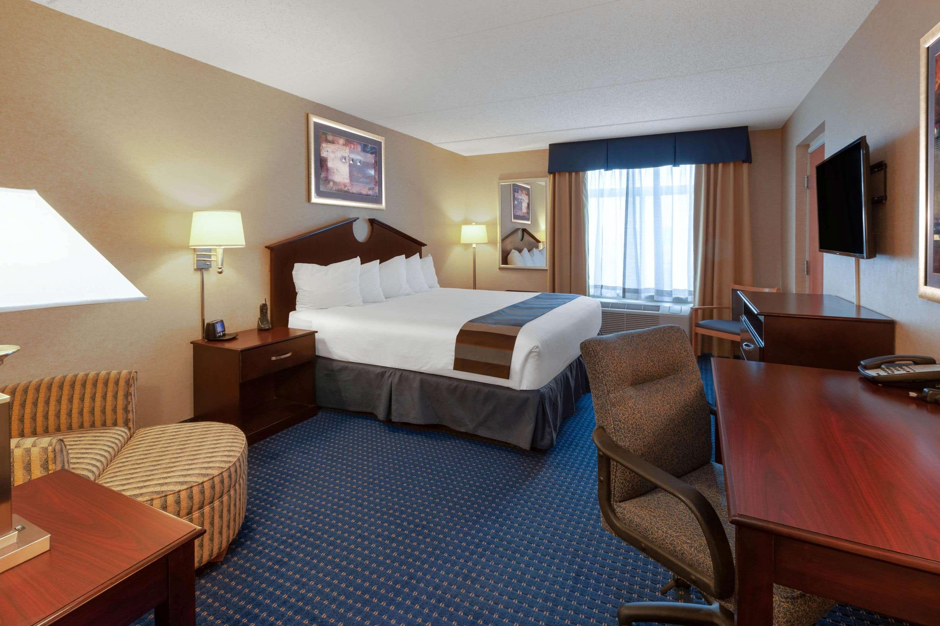 Wingate By Wyndham Hotel 4*