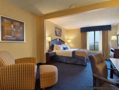Wingate By Wyndham Hotel